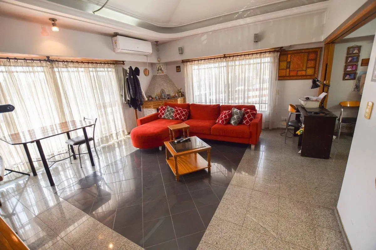 VENTA CASA 3 DORMITORIOS COCHERA Y LOCAL COMERCIAL 4