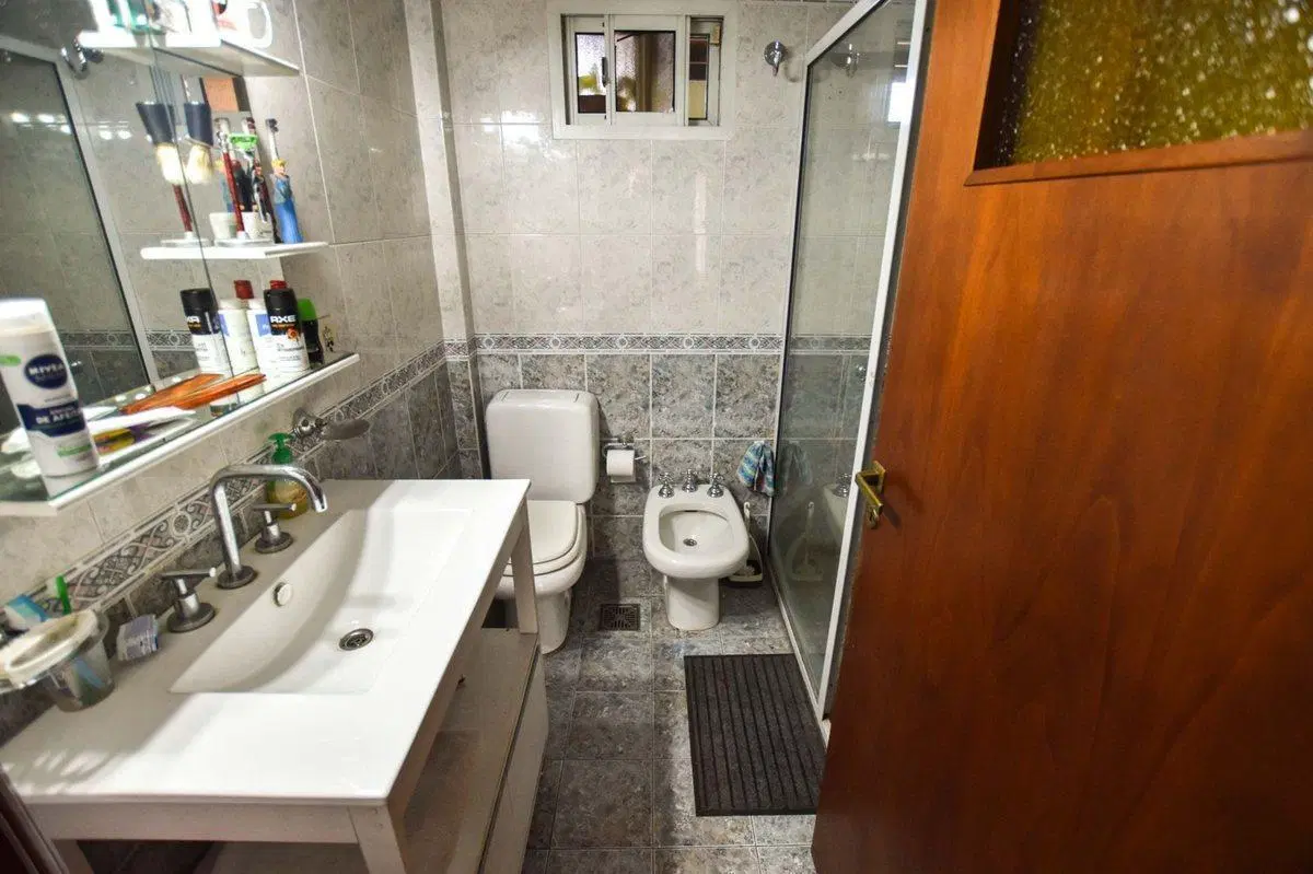 VENTA CASA 3 DORMITORIOS COCHERA Y LOCAL COMERCIAL 2