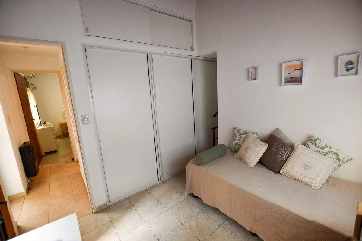 VENTA Dúplex 2 dormitorios en complejo. Pichincha 2