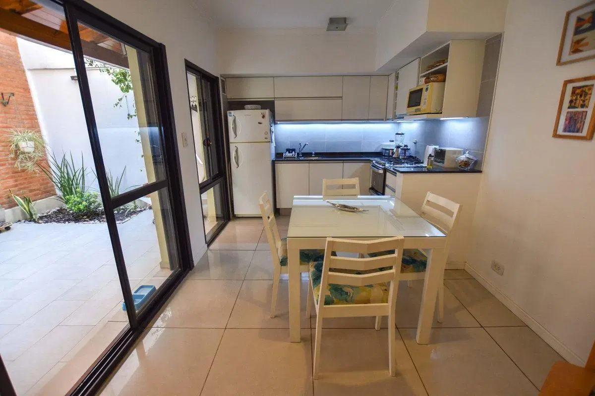 VENTA Dúplex 2 dormitorios en complejo. Pichincha 5