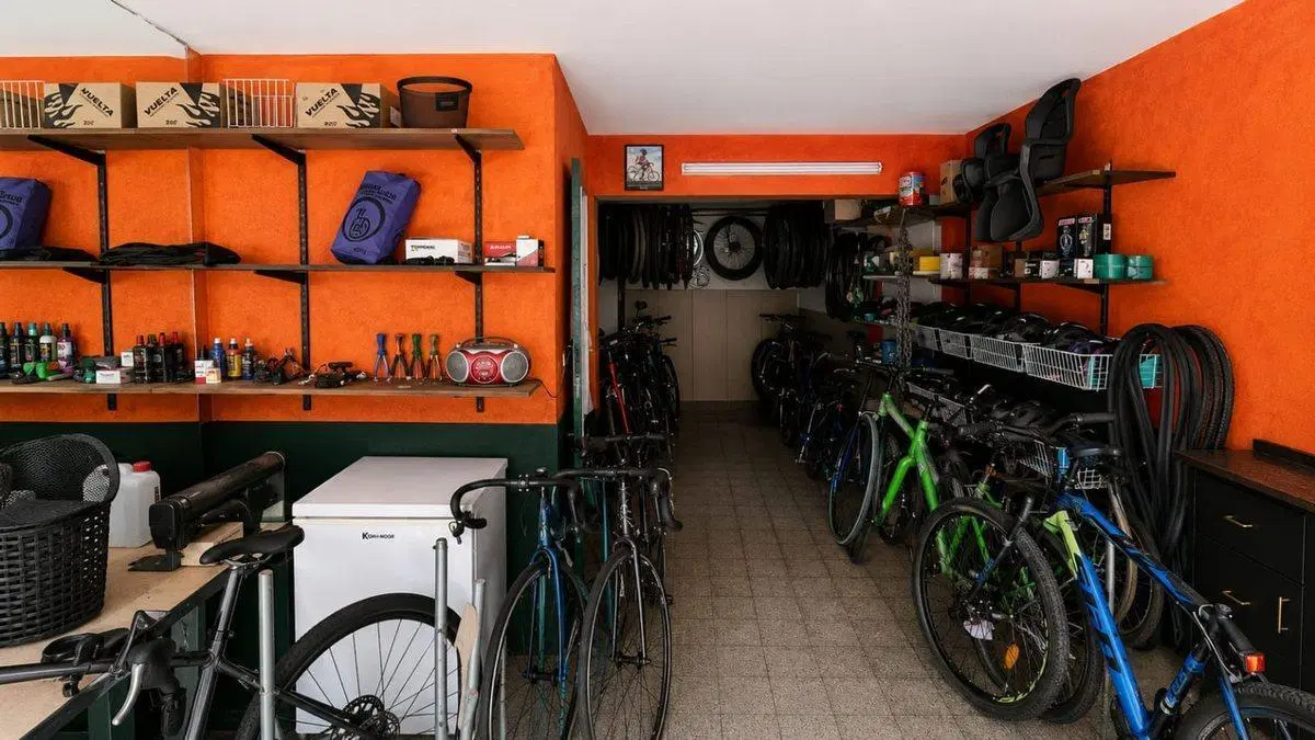Venta casa con local comercial en Pichincha 2