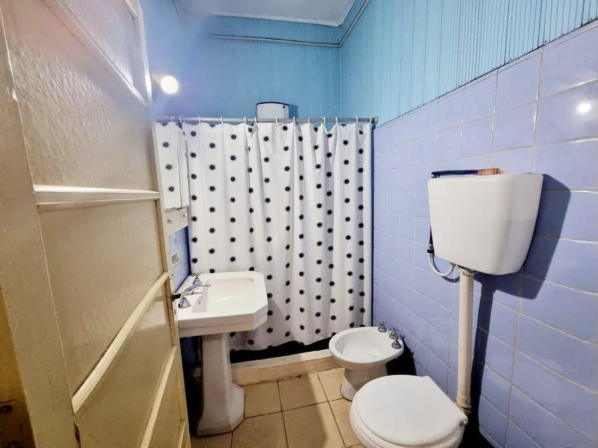 VENTA Casa Interna 2 dormitorios,patio. Echesortu 5