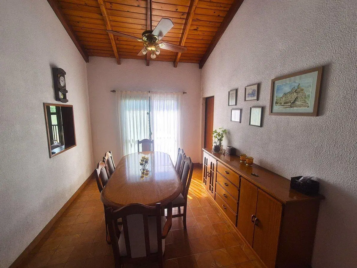 CASA 3 DORMITORIOS, QUINCHO Y PILETA- SAN LORENZO 2