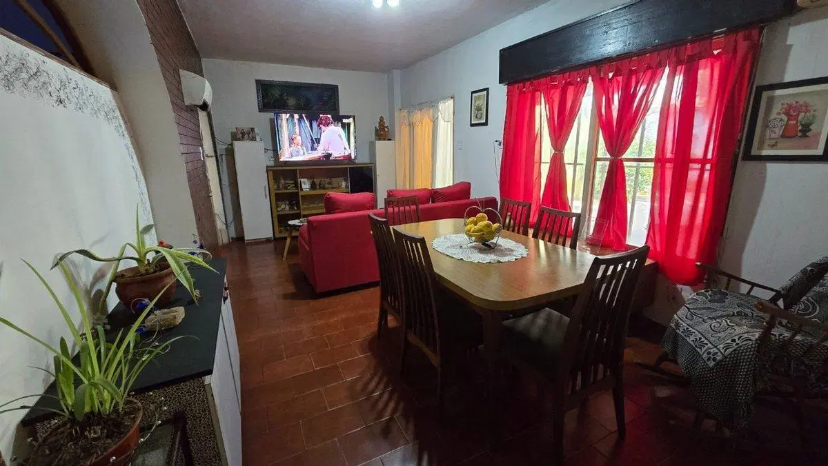 VENTA CASA 2 DORMITORIOS COCHERA BARRIO INDUSTRIAL 3