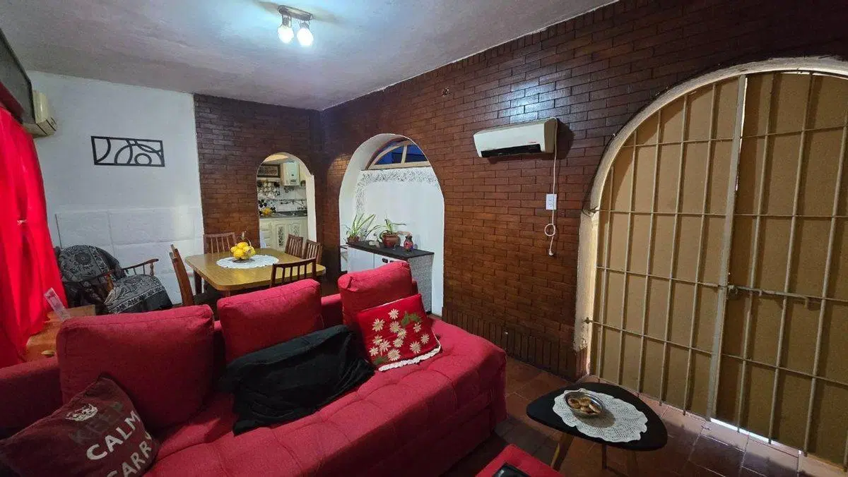 VENTA CASA 2 DORMITORIOS COCHERA BARRIO INDUSTRIAL 2