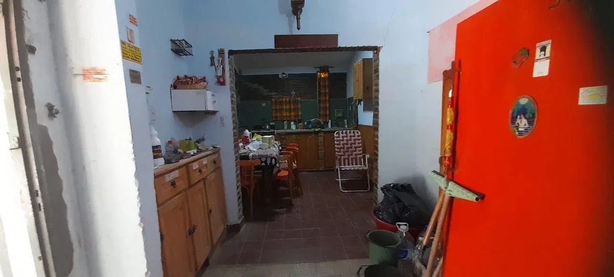 Venta casa más terreno., y pileta. Oliveros 4