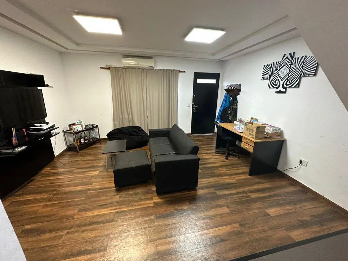 VENTA CASA TRES DORMITORIOS JARDIN PILETA COCHERA 4