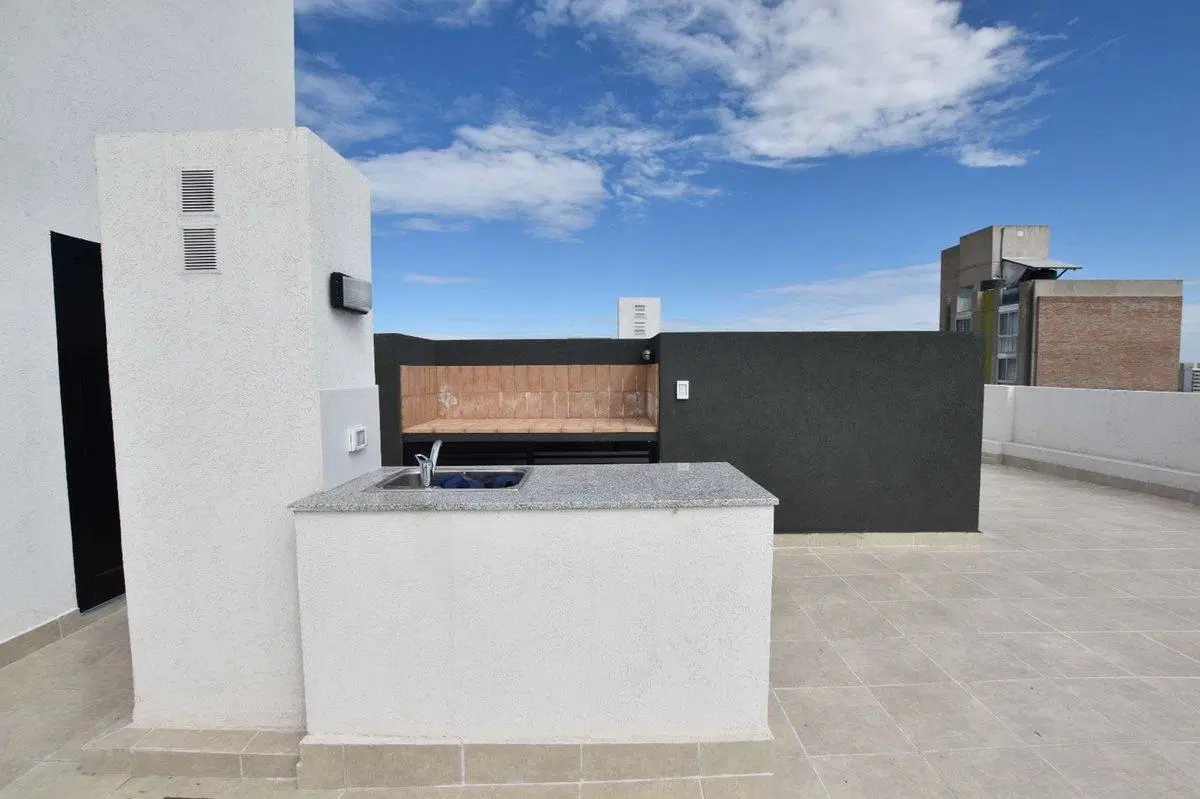 Venta monoambiente amoblado con balcón al frente. 4
