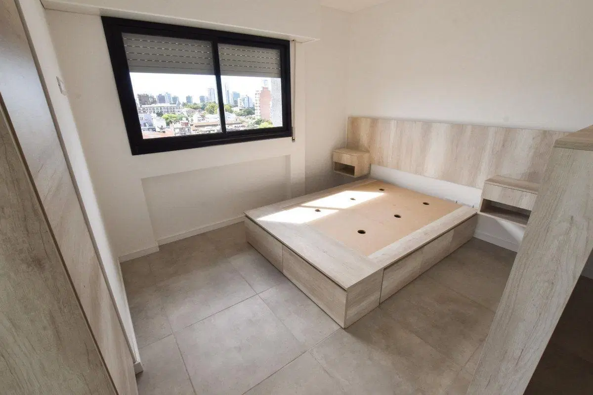 Venta monoambiente amoblado con balcón al frente. 2
