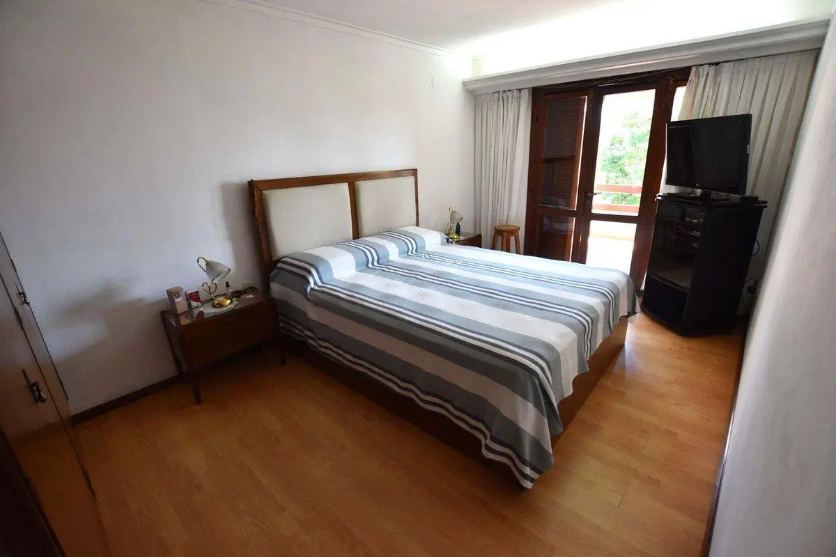 VENTA CASA TRES DORMITORIOS DOS PLANTAS CON PILETA 4