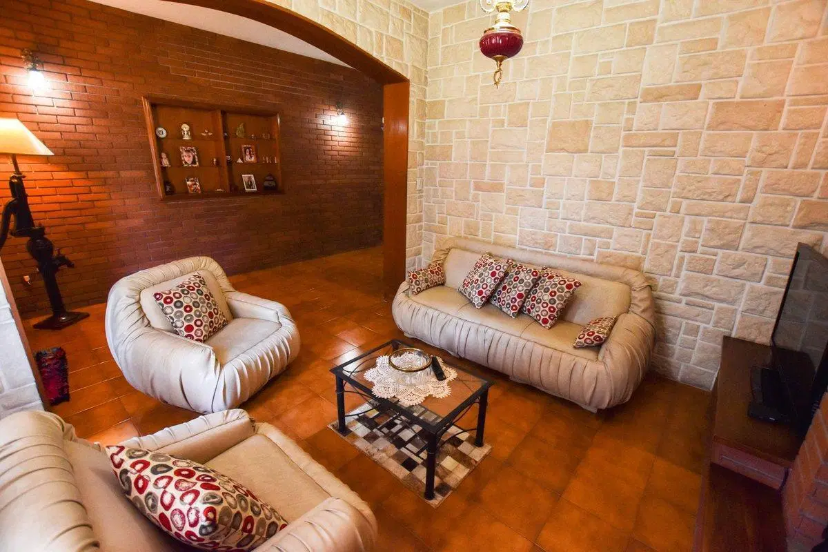 VENTA CASA TRES DORMITORIOS DOS PLANTAS CON PILETA 4