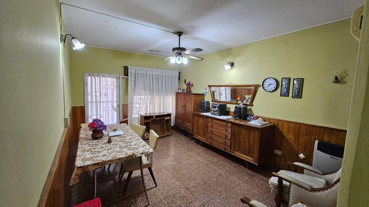 VENTA DE CASA 3 DORMITORIOS CON COCHERA 3