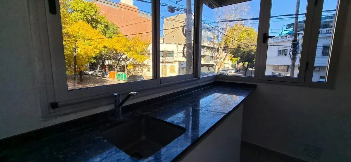 Venta departamento un dormitorios balcón  quincho 4