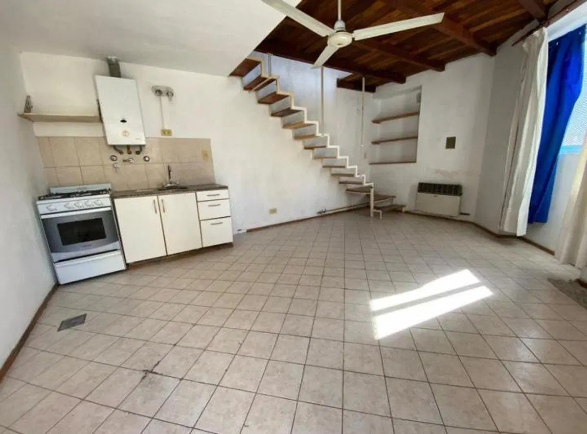 VENTA PH UN DORMITORIO PLANTA BAJA EN ARROYITO 3