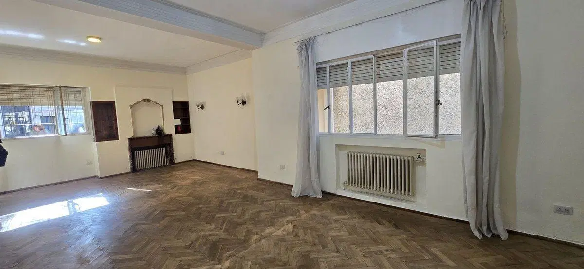 Venta Casa 3 dormitorios o LOTE para constructora 4