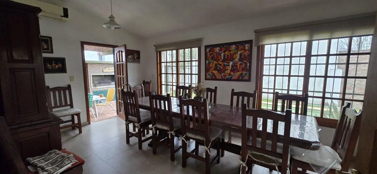 Venta casa 3 dormitorios pileta parque Fisherton 4