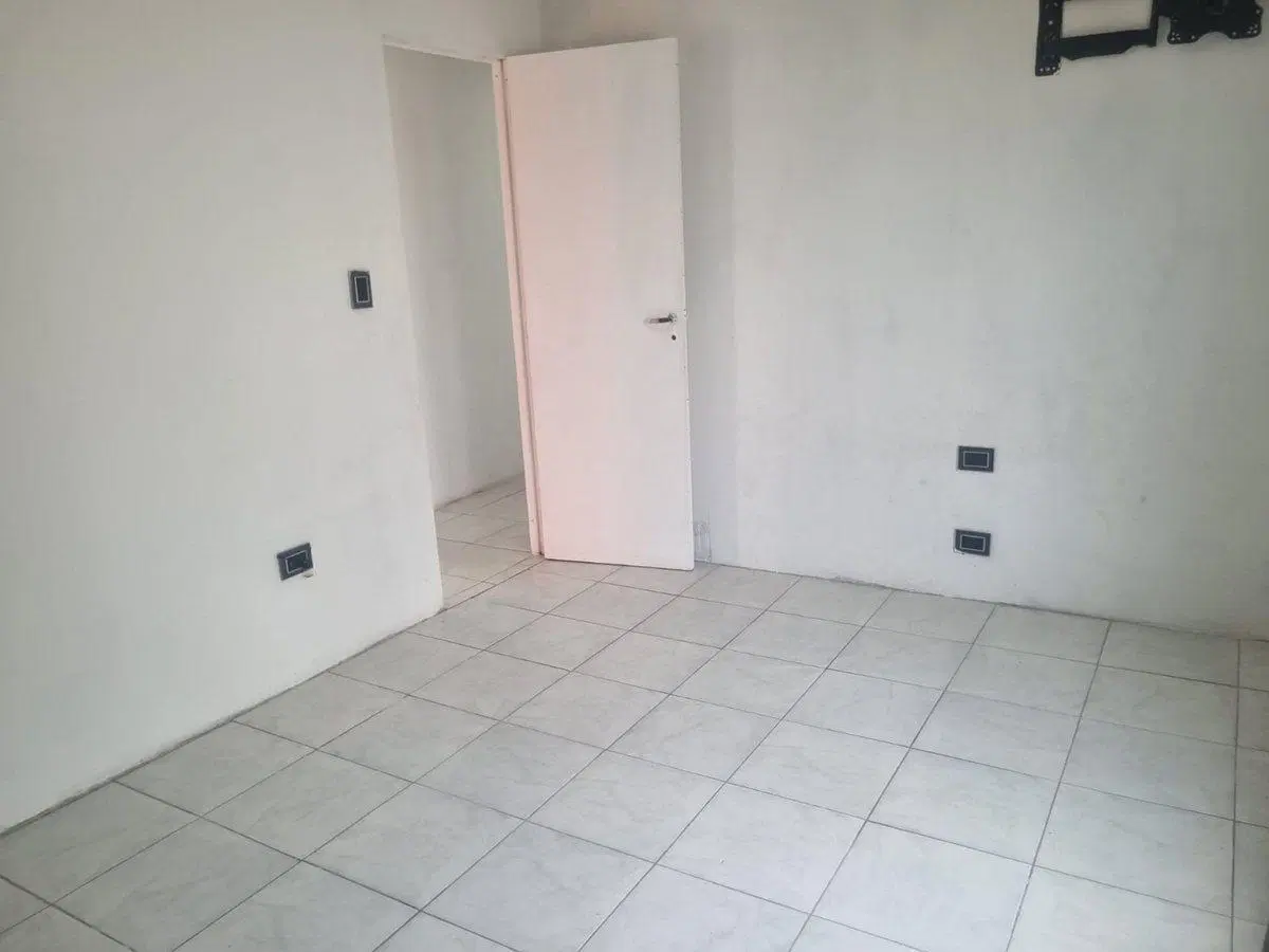 VENTA CASA 2 DORMITORIOS COCHERA, PILETA IBARLUCEA 5