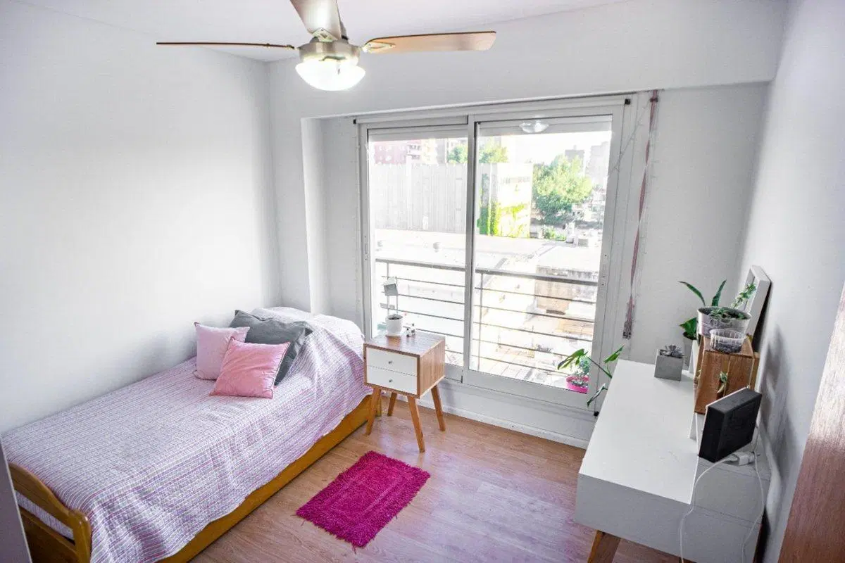 VENTA DEPARTAMENTO DOS DORMITORIOS. BALCON. ABASTO 3