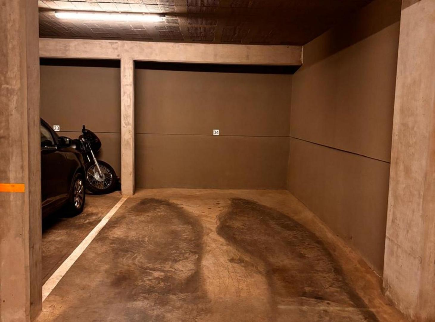 VENTA COCHERA MAIPÚ AL 2000