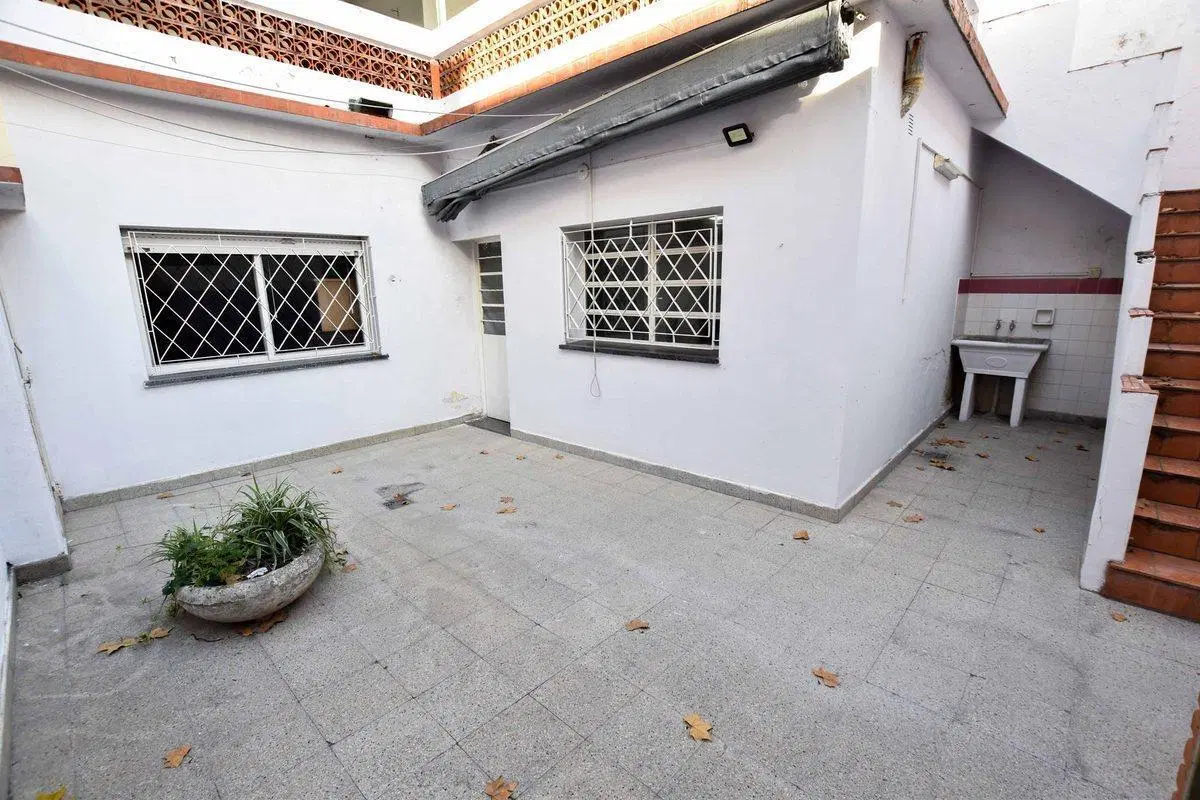 VENTA CASA CON DOS DPTOS DE PASILLO EN LOURDES 2