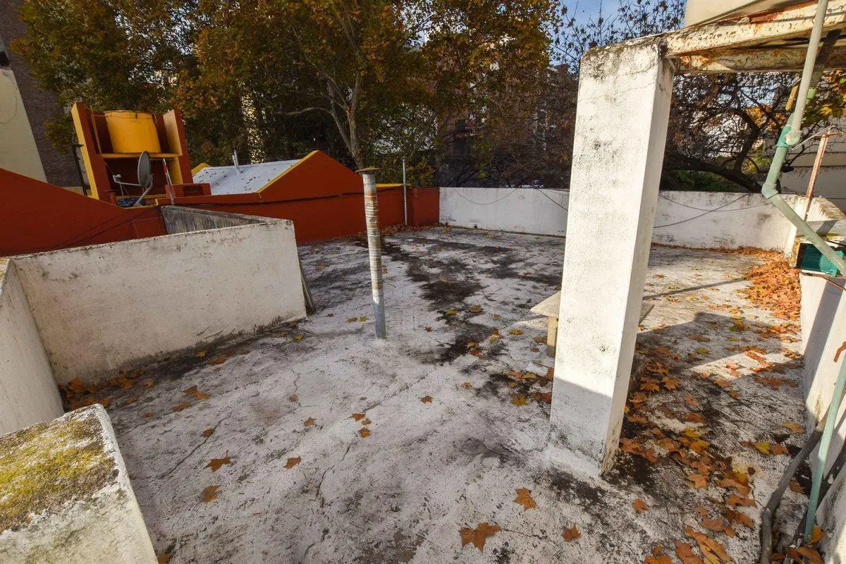 VENTA CASA CON DOS DPTOS DE PASILLO EN LOURDES 8