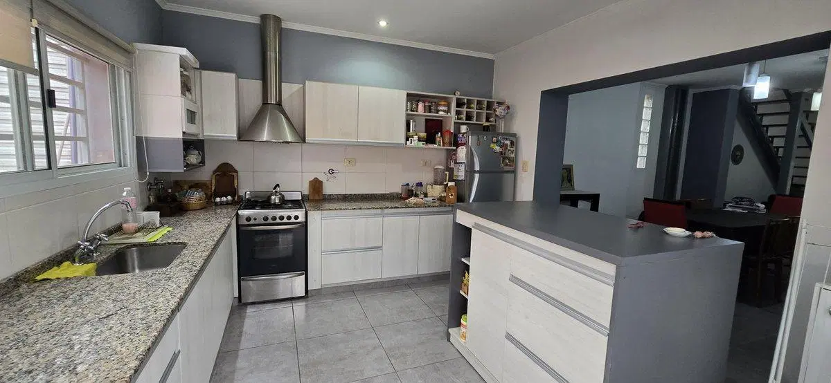 Venta Casa 3 Dormitorios, patio pileta San Lorenzo 4