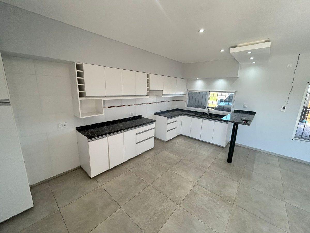 VENTA CASA 2 DORMITORIOS FINCAS DE IBARLUCEA