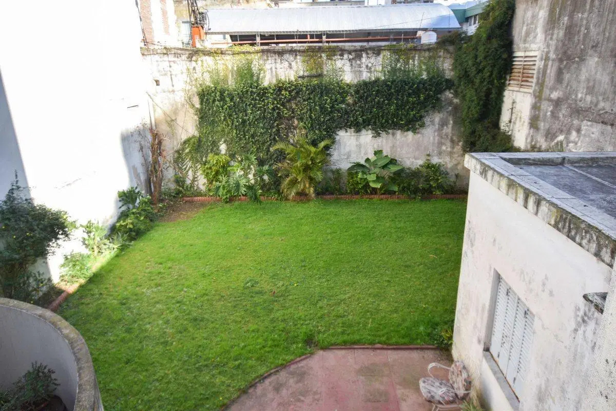 VENTA DEPARTAMENTO FRENTE PISO EXCLUSIVO -COCHERA 4