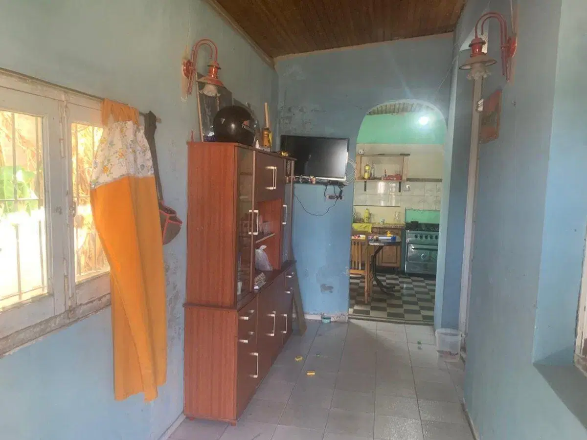 Venta Casa a reciclar con terreno 10 x 30 Perez 4
