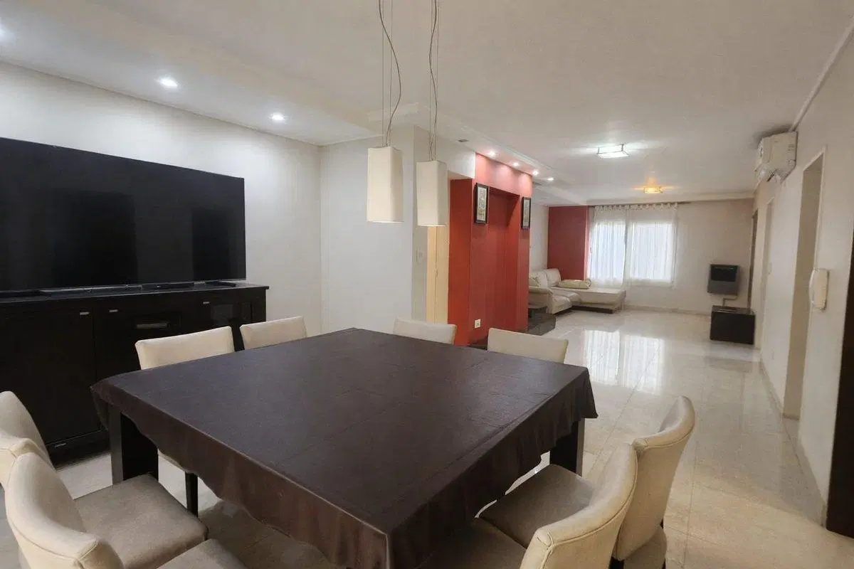 VENTA CASA TRES DORMITORIOS, COCHERA. PARQUE FIELD 3