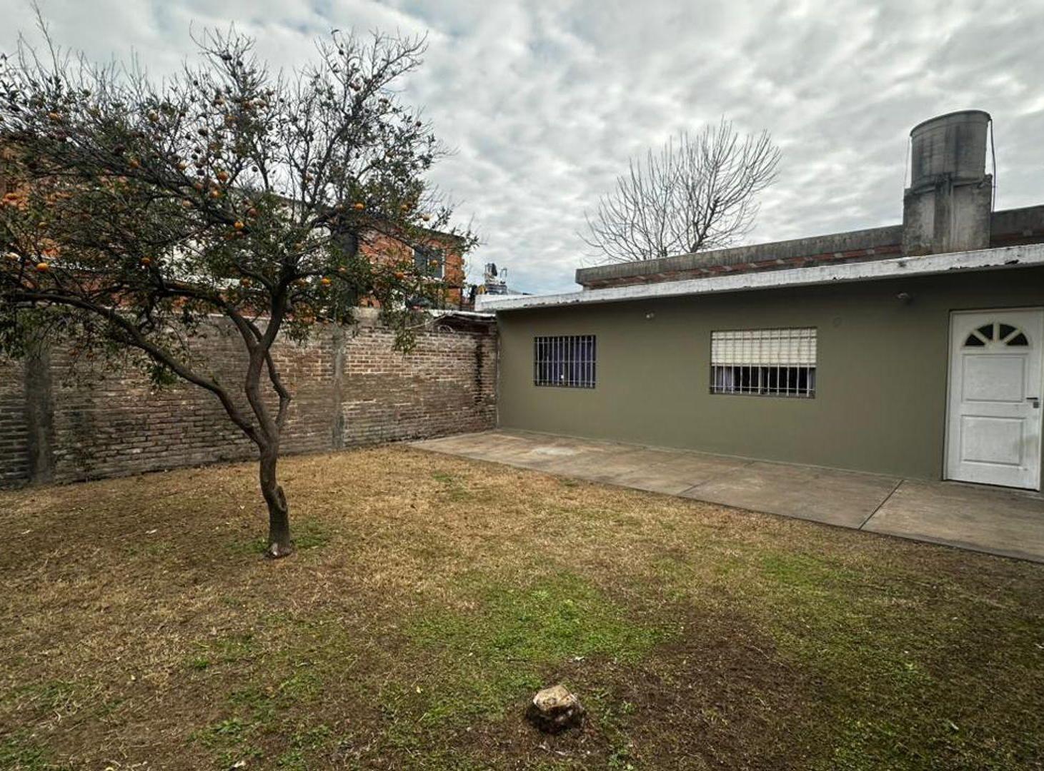 VENTA CASA DE PASILLO 2 DORMITORIOS APTO CRÉDITO