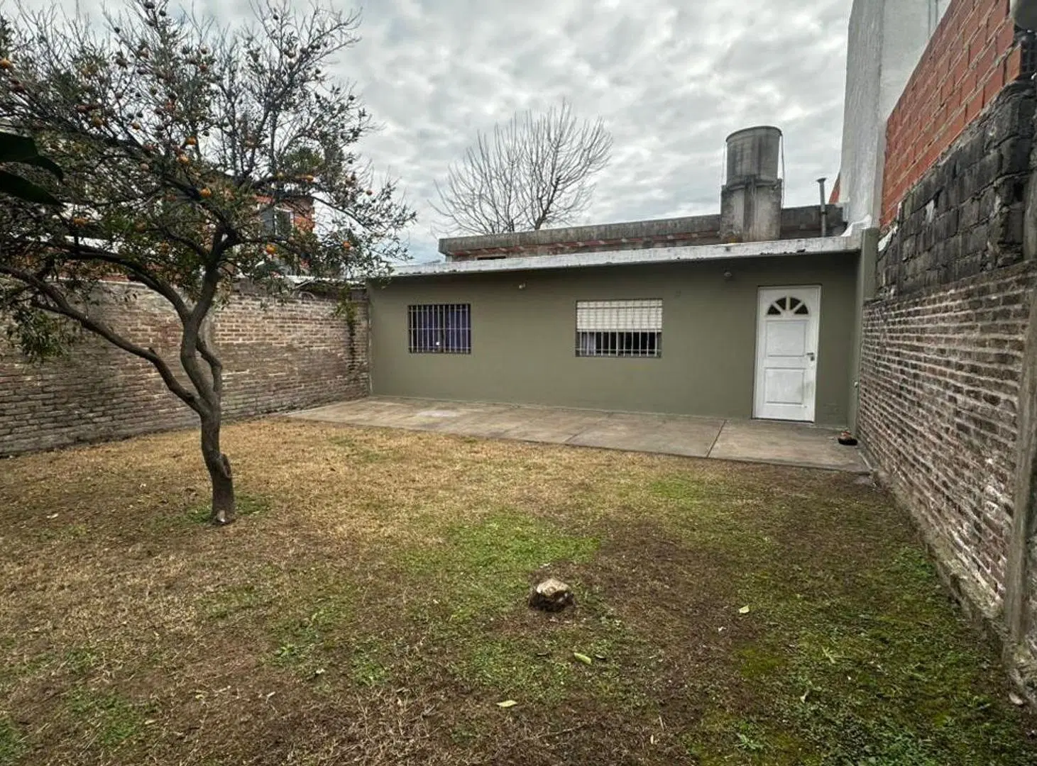 VENTA CASA DE PASILLO 2 DORMITORIOS APTO CRÉDITO 3