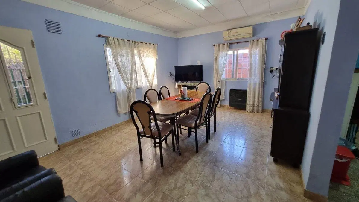 VENTA CASA PASILLO 4 DORMITORIOS PATIO V.G.GALVEZ 2