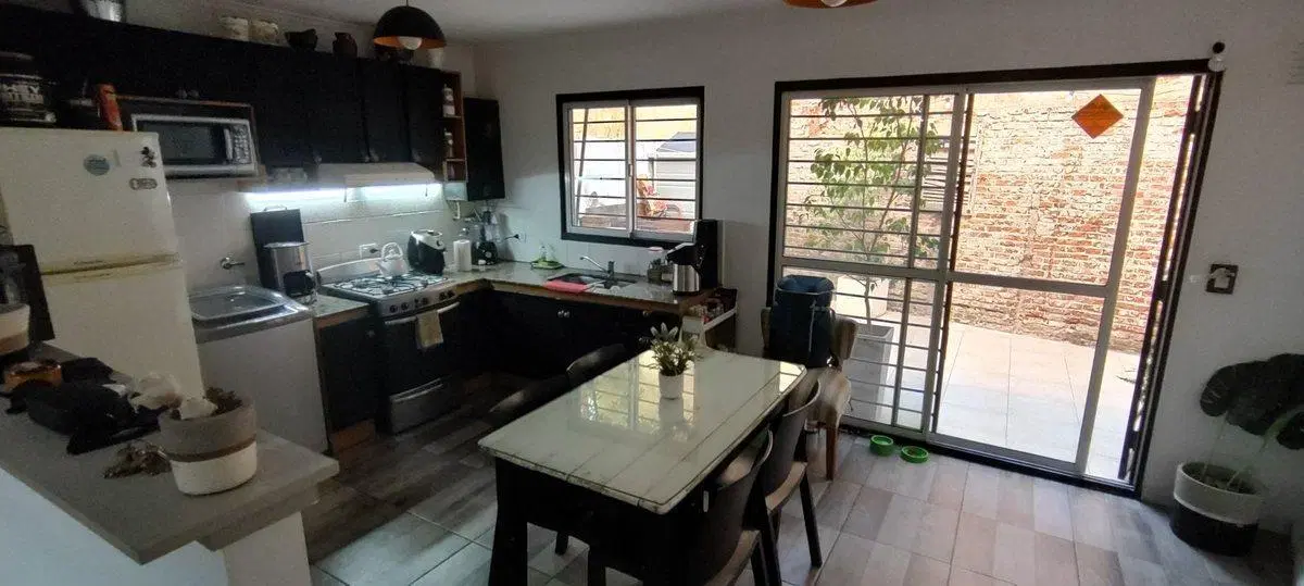 Venta. Duplex de pasillo. 3 Dormitorios y Patio. 3