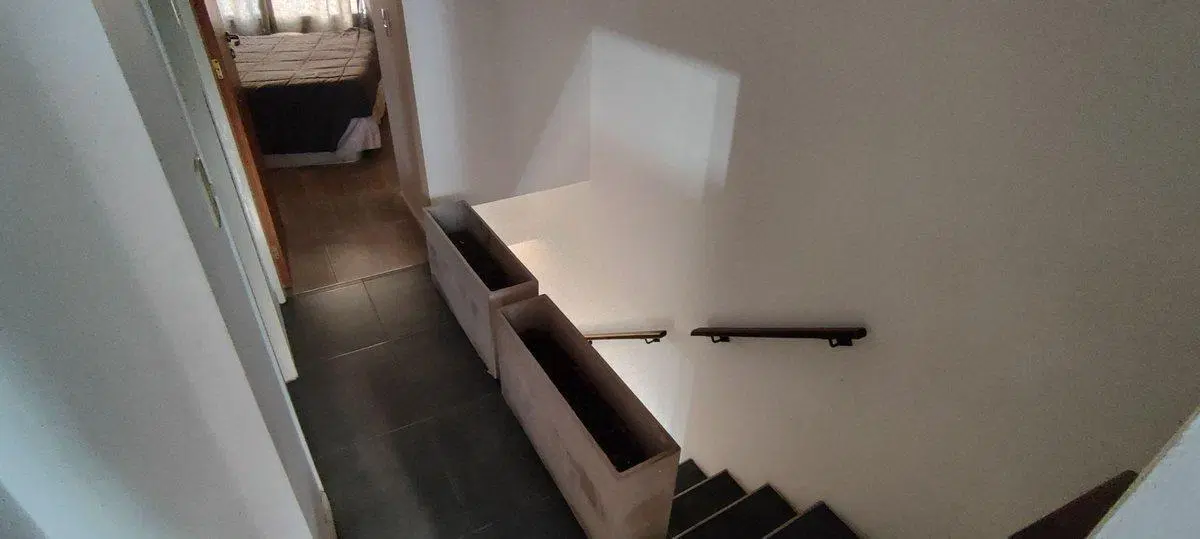 Venta. Duplex de pasillo. 3 Dormitorios y Patio. 5