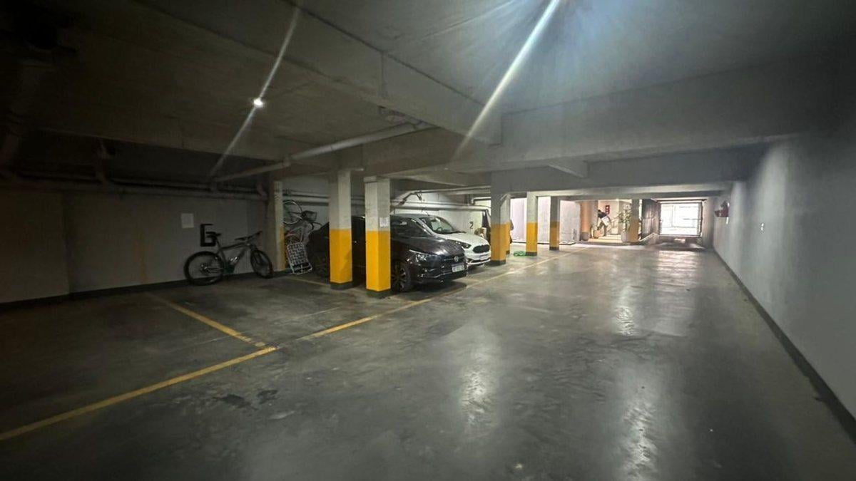 VENTA COCHERA EN ECHESORTU
