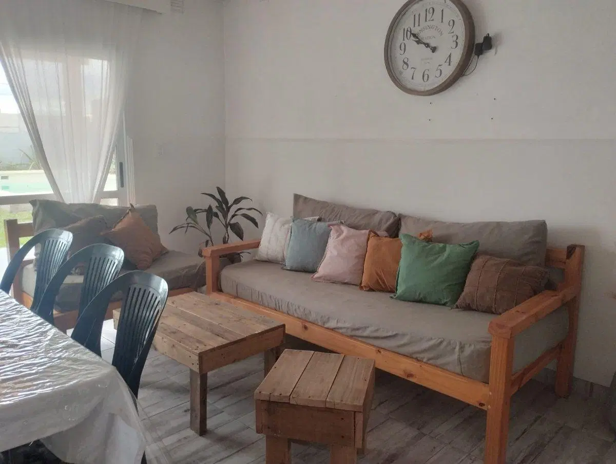VENTA CASA TRES DORMITORIOS PILETA EN LA CAROLINA 3
