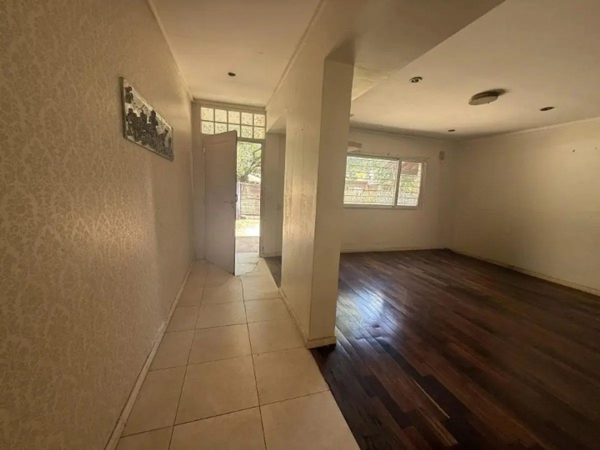 VENTA CASA 3 DORMITORIOS, PATIO, QUINCHO-FISHERTON 2