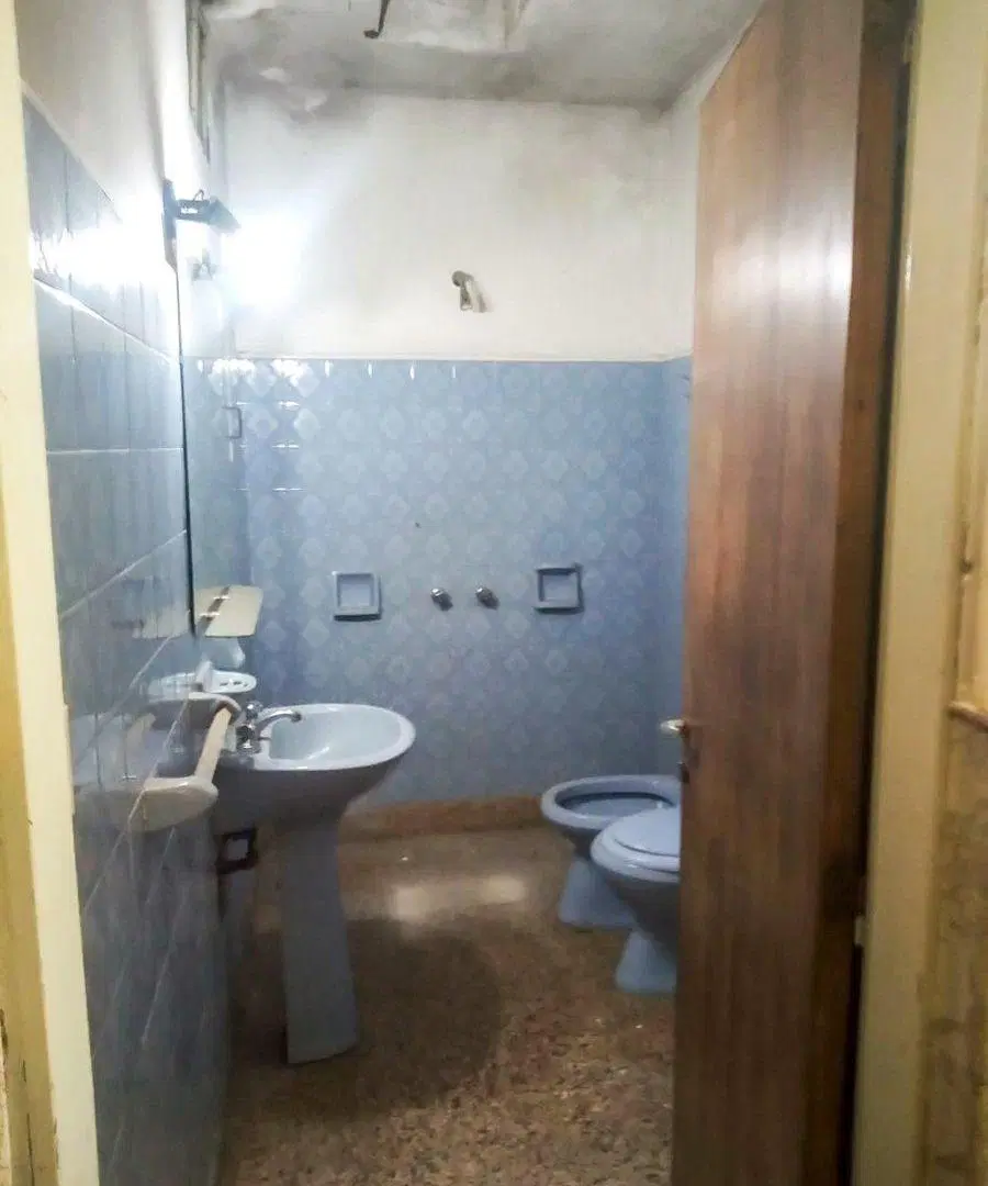 VENTA CASA 4  DORMITORIOS, COCHERA Y PATIO 2