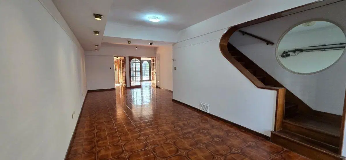 Venta casa 4 dormitorios cochera patio y terraza 3