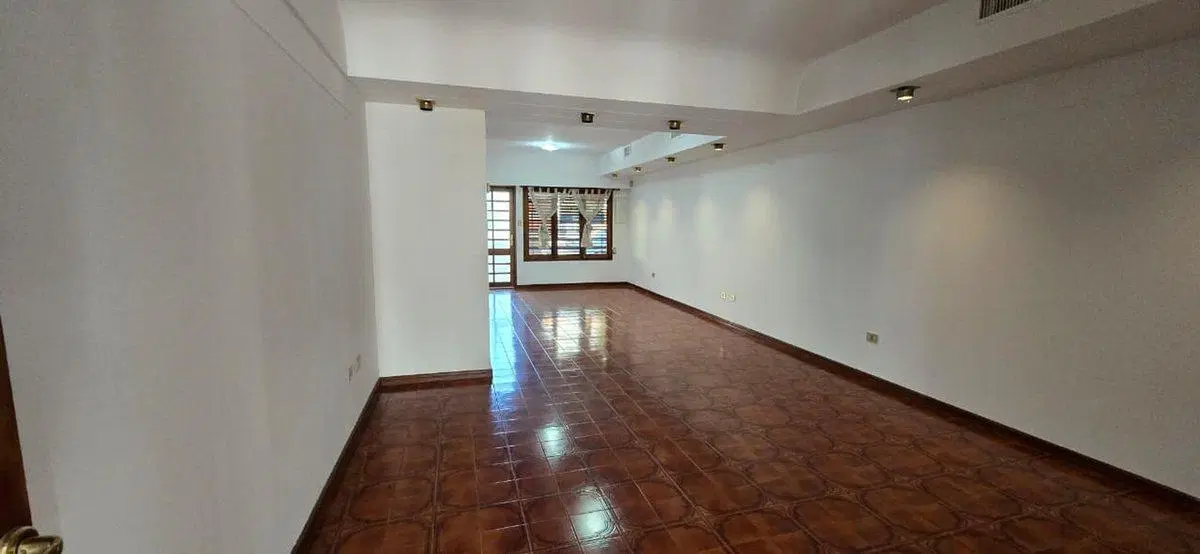 Venta casa 4 dormitorios cochera patio y terraza 2
