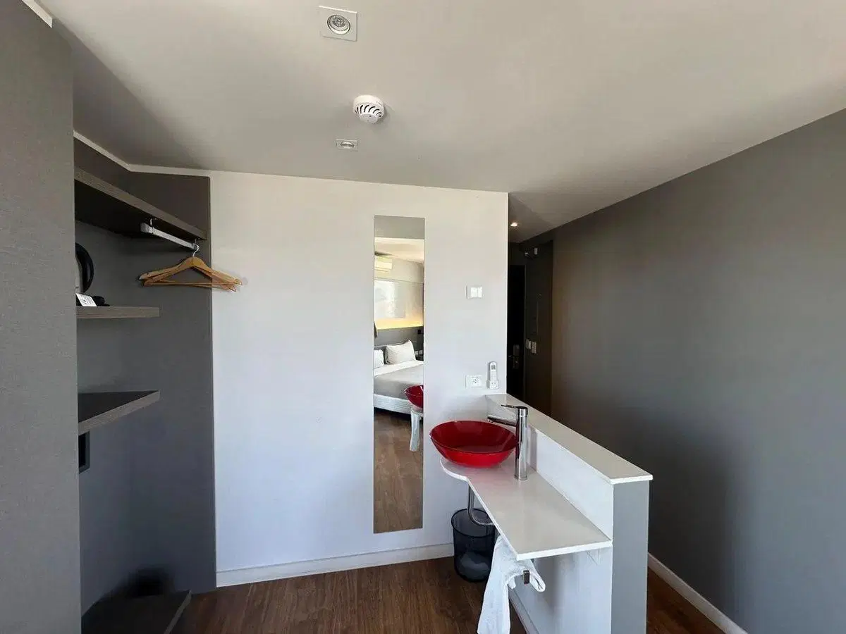 VENTA HABITACION AMOBLADA 43M²  HOTEL MERCURE 5