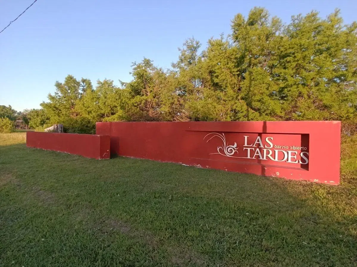 VENTA LOTE EN ESQUINA BARRIO LAS TARDES 600 m2 5