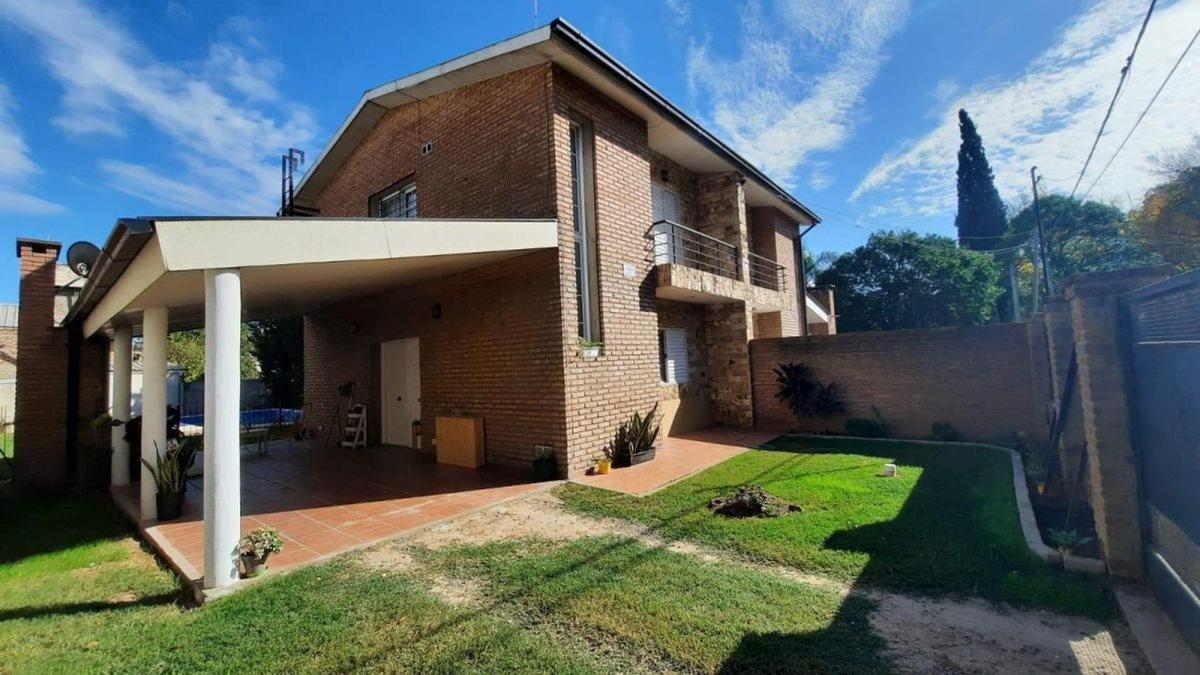 VENTA CASA 2 DORMITORIO PUEBLO ESTHER, CON PILETA