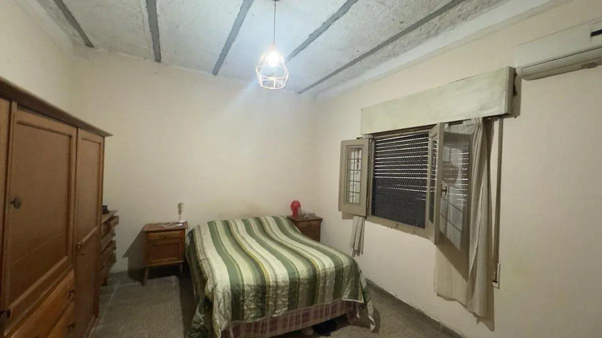 CASA 2 DORMITORIOS EN VENTA QUINCHO Y COCHERA 4