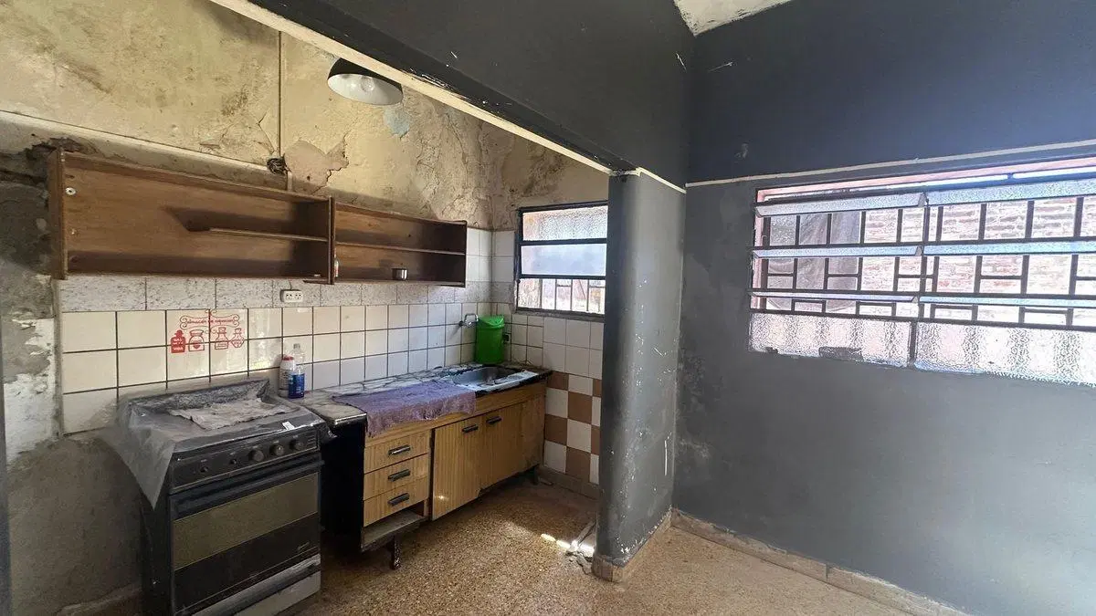 VENTA CASA 1 DORMITORIO Y COCHERA A REFACCIONAR 5