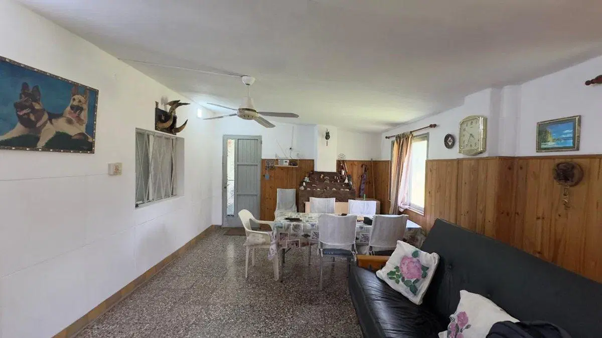 CASA EN VENTA 2 DORMITORIOS CON PILETA ALVAREZ 2