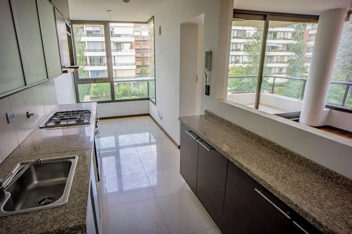 VENTA Departamento 3 dormitorios + cochera doble 5