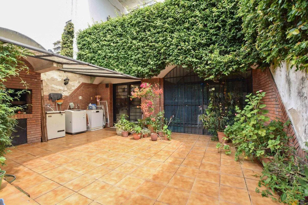 VENTA CASA 3 DORMITORIOS CON COCHERA Y JARDÍN 4