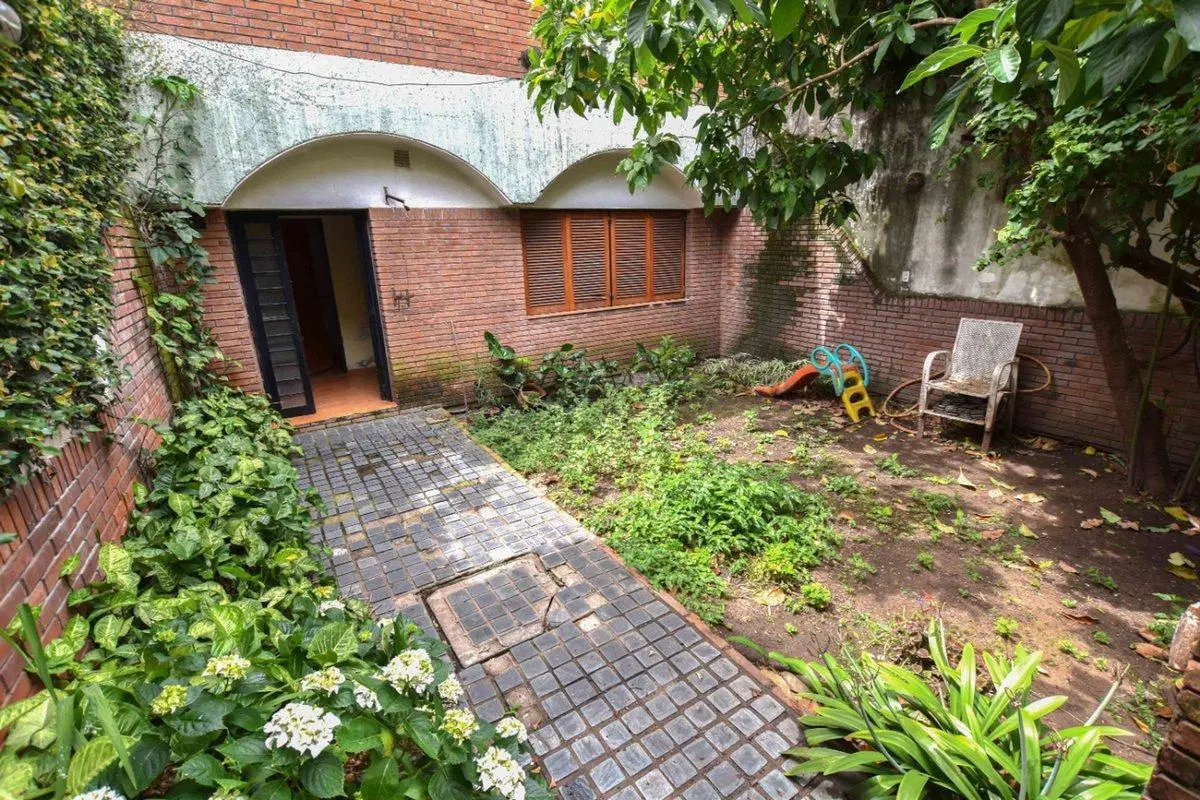 VENTA CASA 3 DORMITORIOS CON COCHERA Y JARDÍN 5